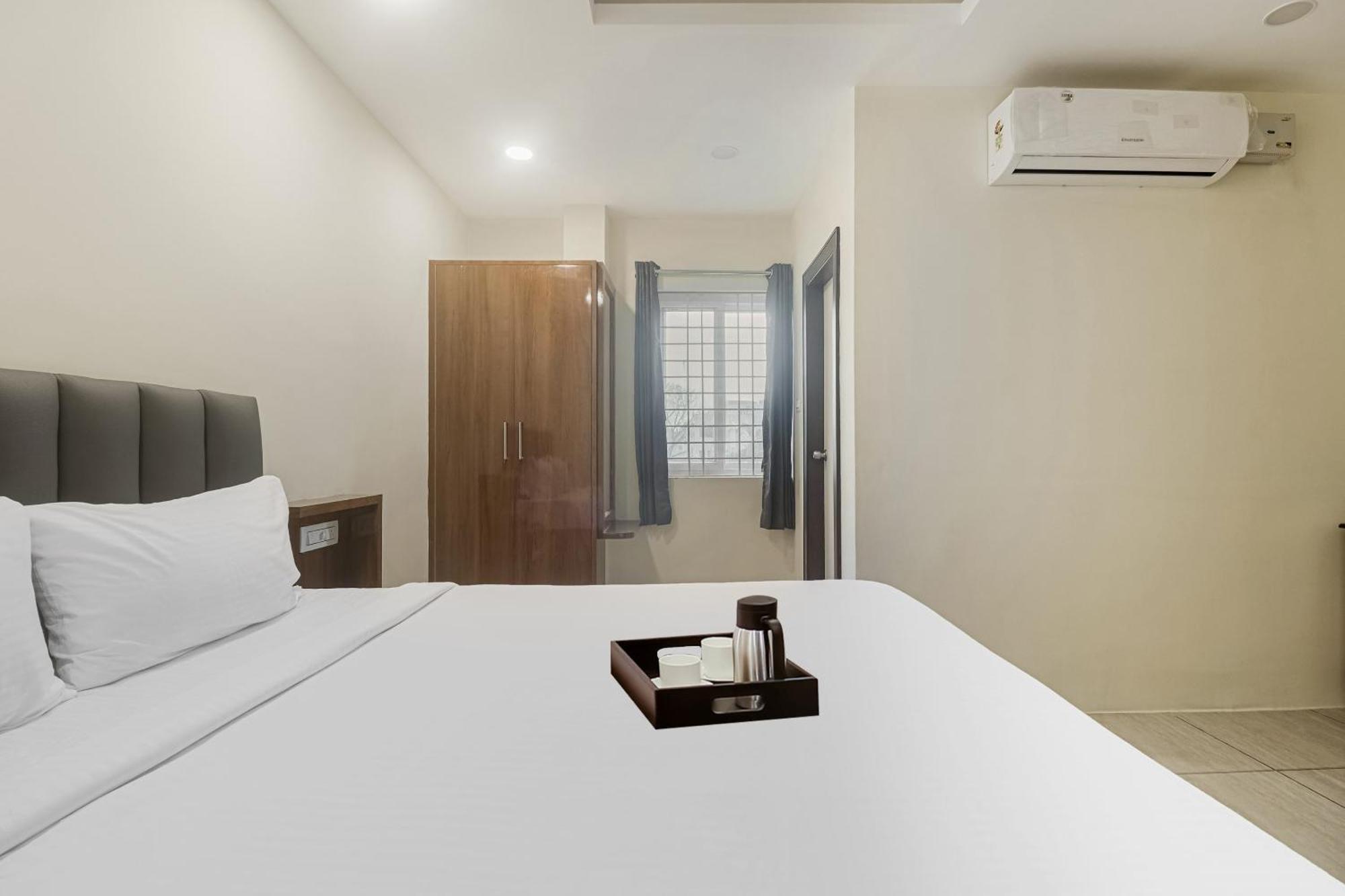 Townhouse Dj Grand Hotel Tirupati Luaran gambar