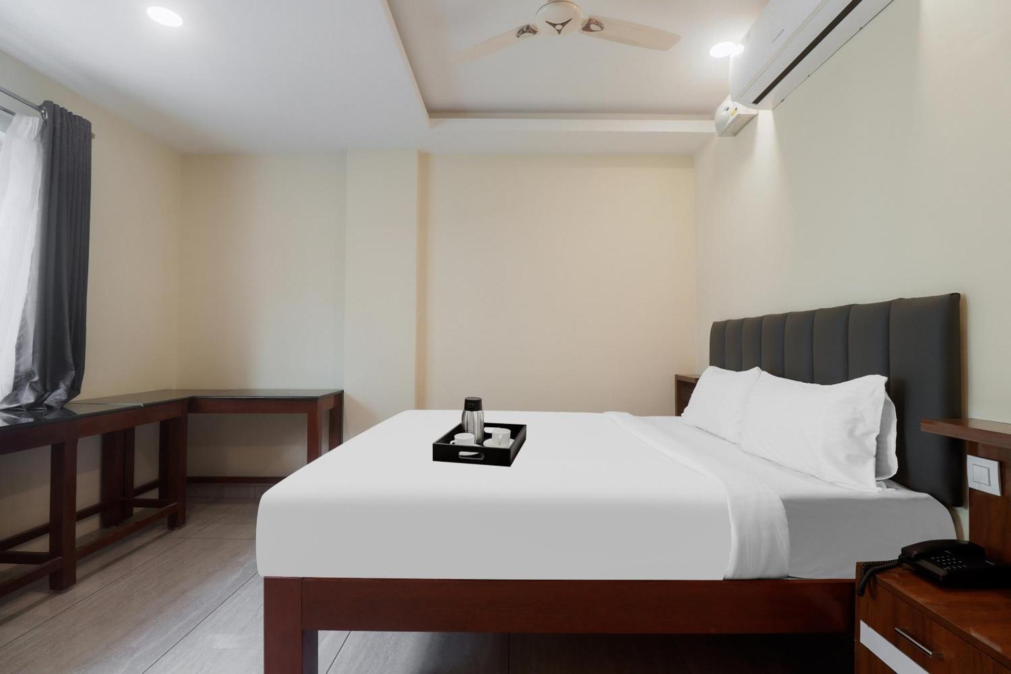 Townhouse Dj Grand Hotel Tirupati Luaran gambar