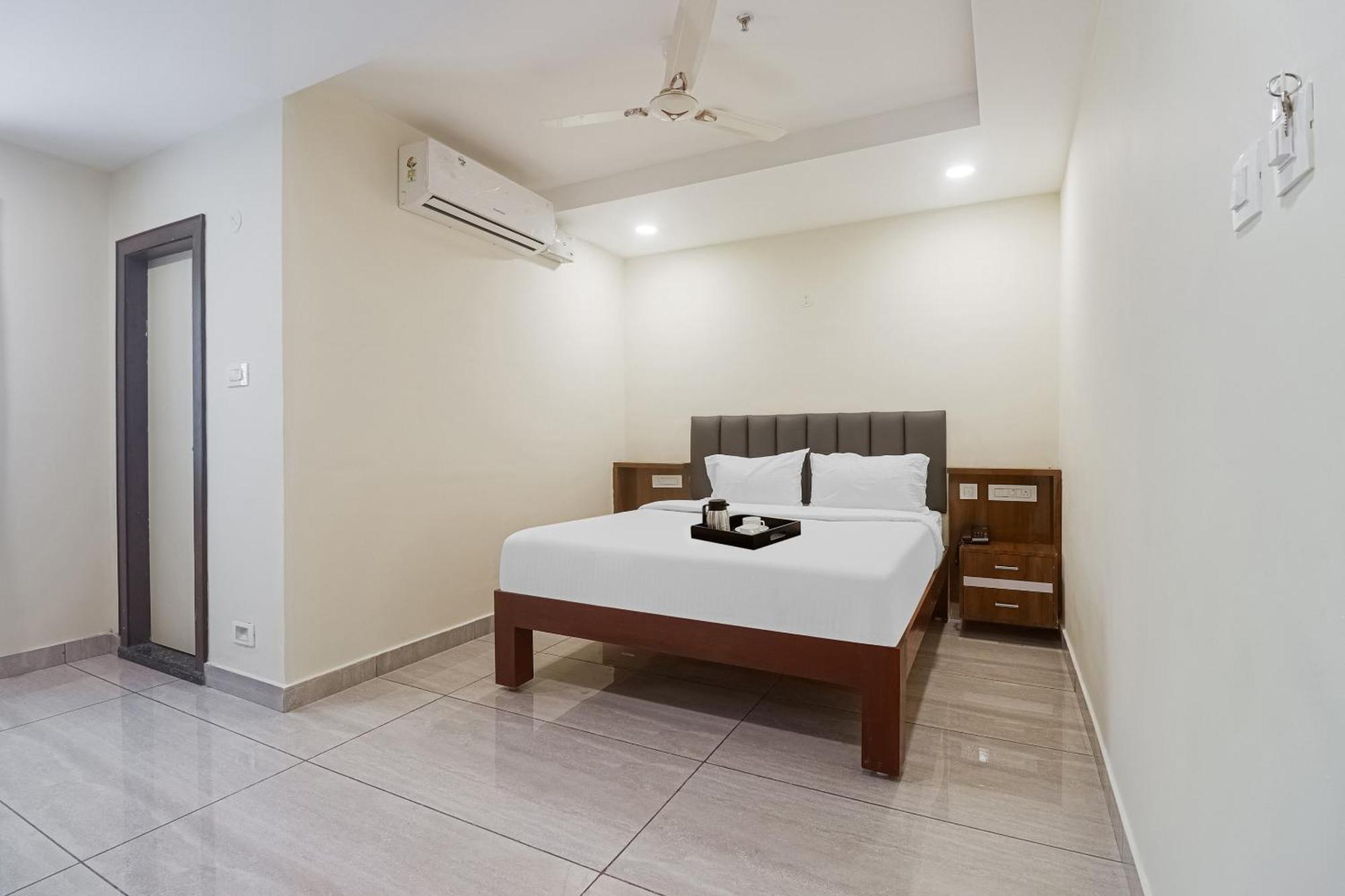 Townhouse Dj Grand Hotel Tirupati Luaran gambar