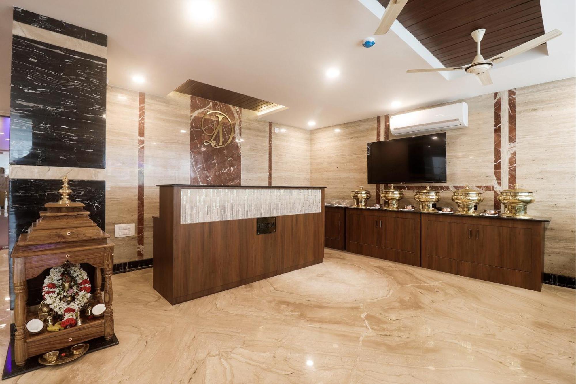 Townhouse Dj Grand Hotel Tirupati Luaran gambar