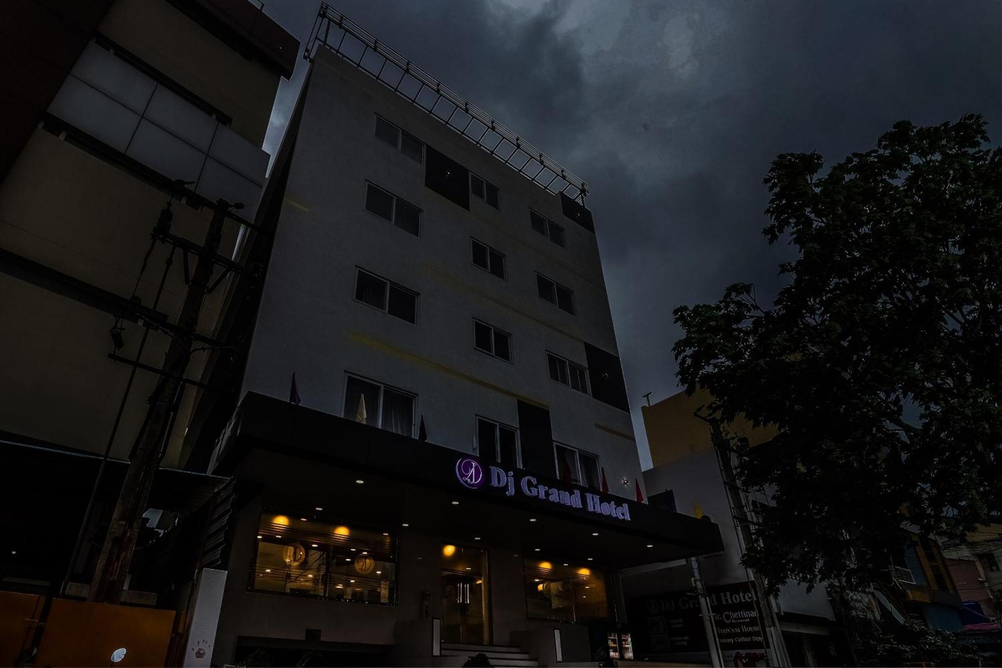 Townhouse Dj Grand Hotel Tirupati Luaran gambar