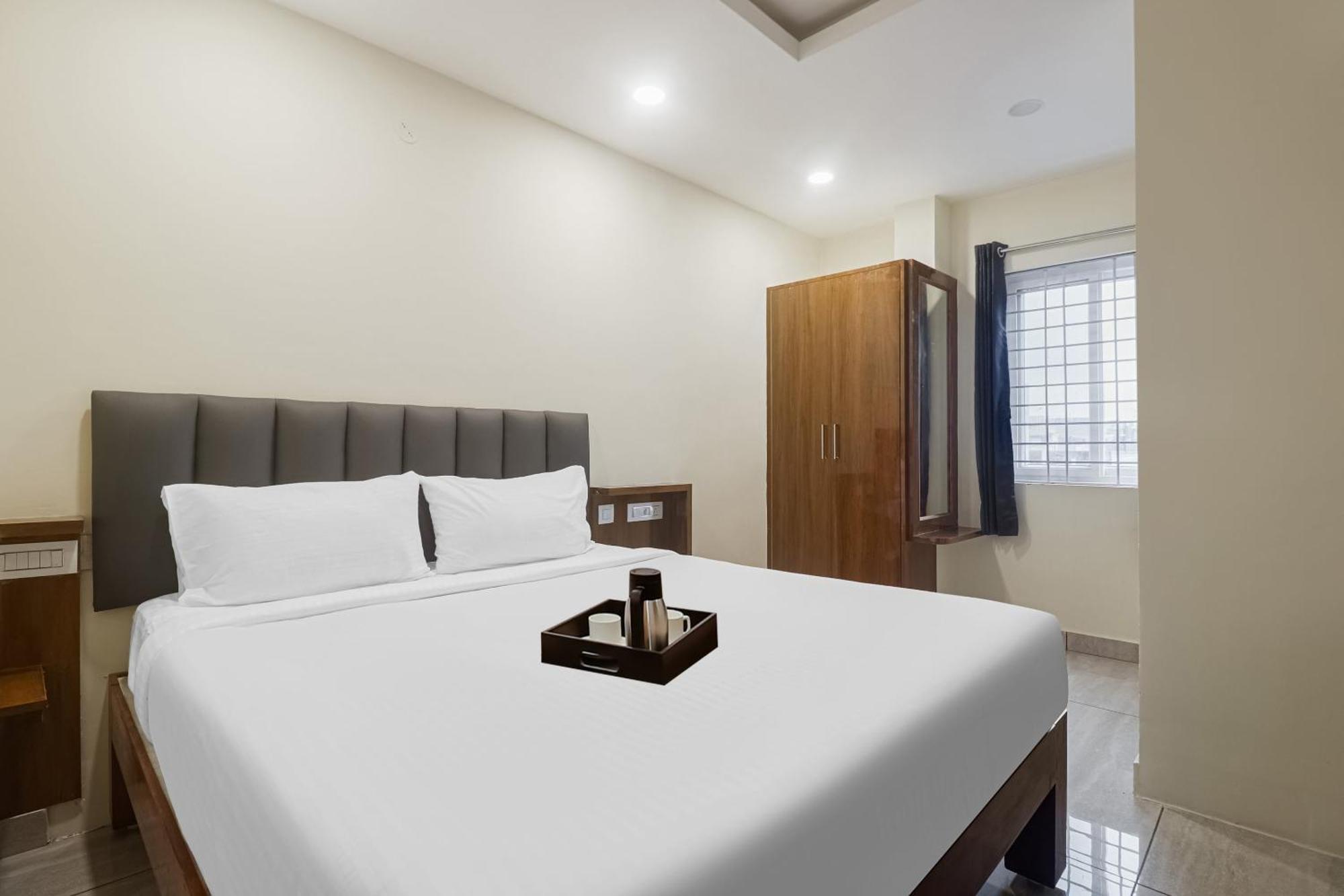 Townhouse Dj Grand Hotel Tirupati Luaran gambar