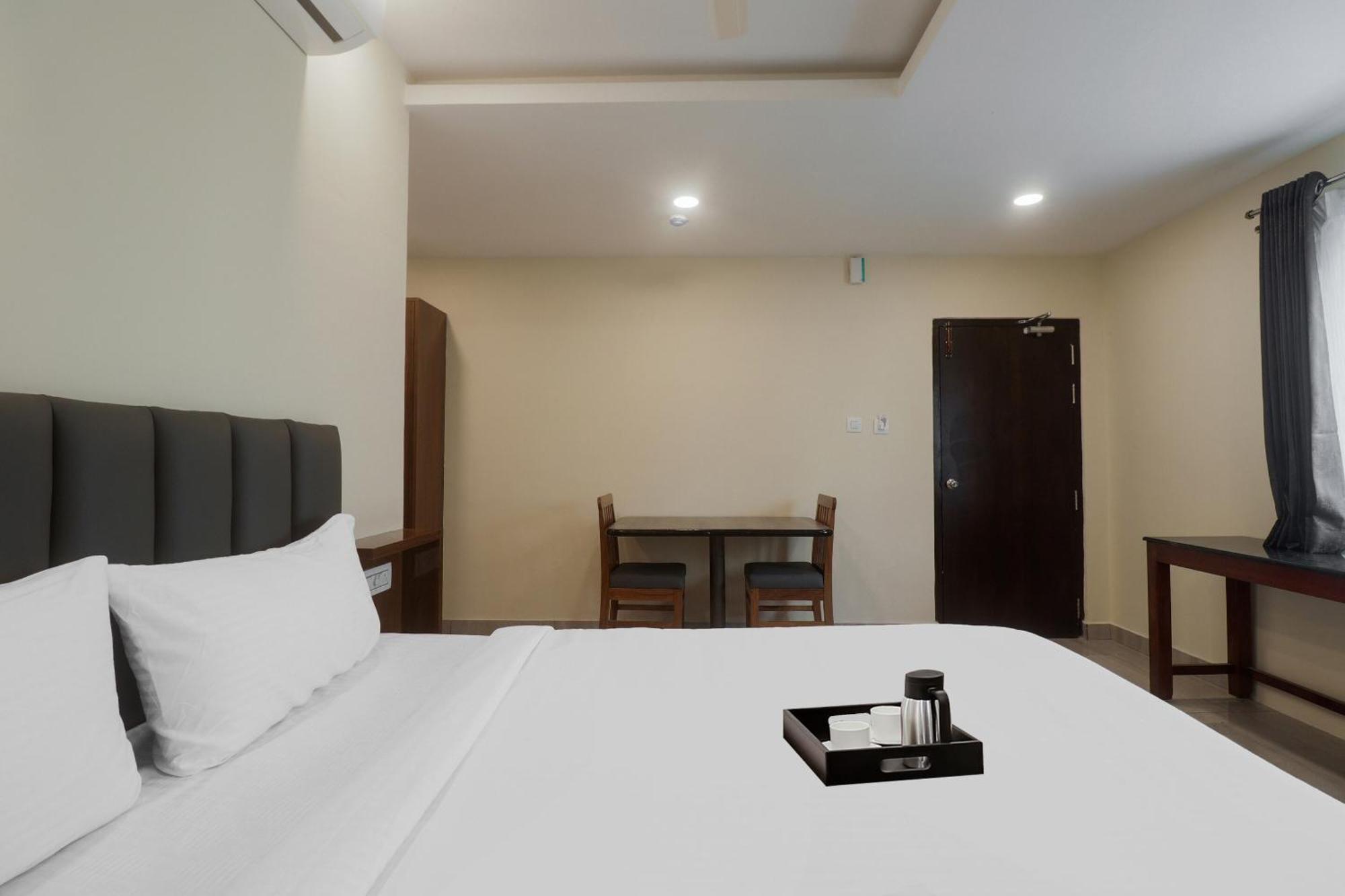 Townhouse Dj Grand Hotel Tirupati Luaran gambar
