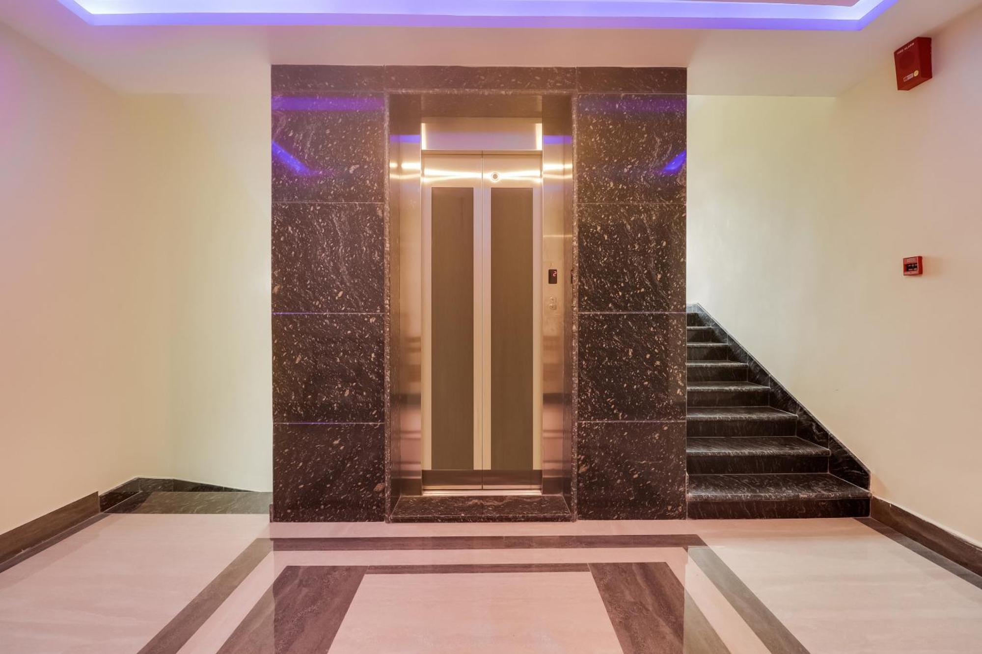 Townhouse Dj Grand Hotel Tirupati Luaran gambar