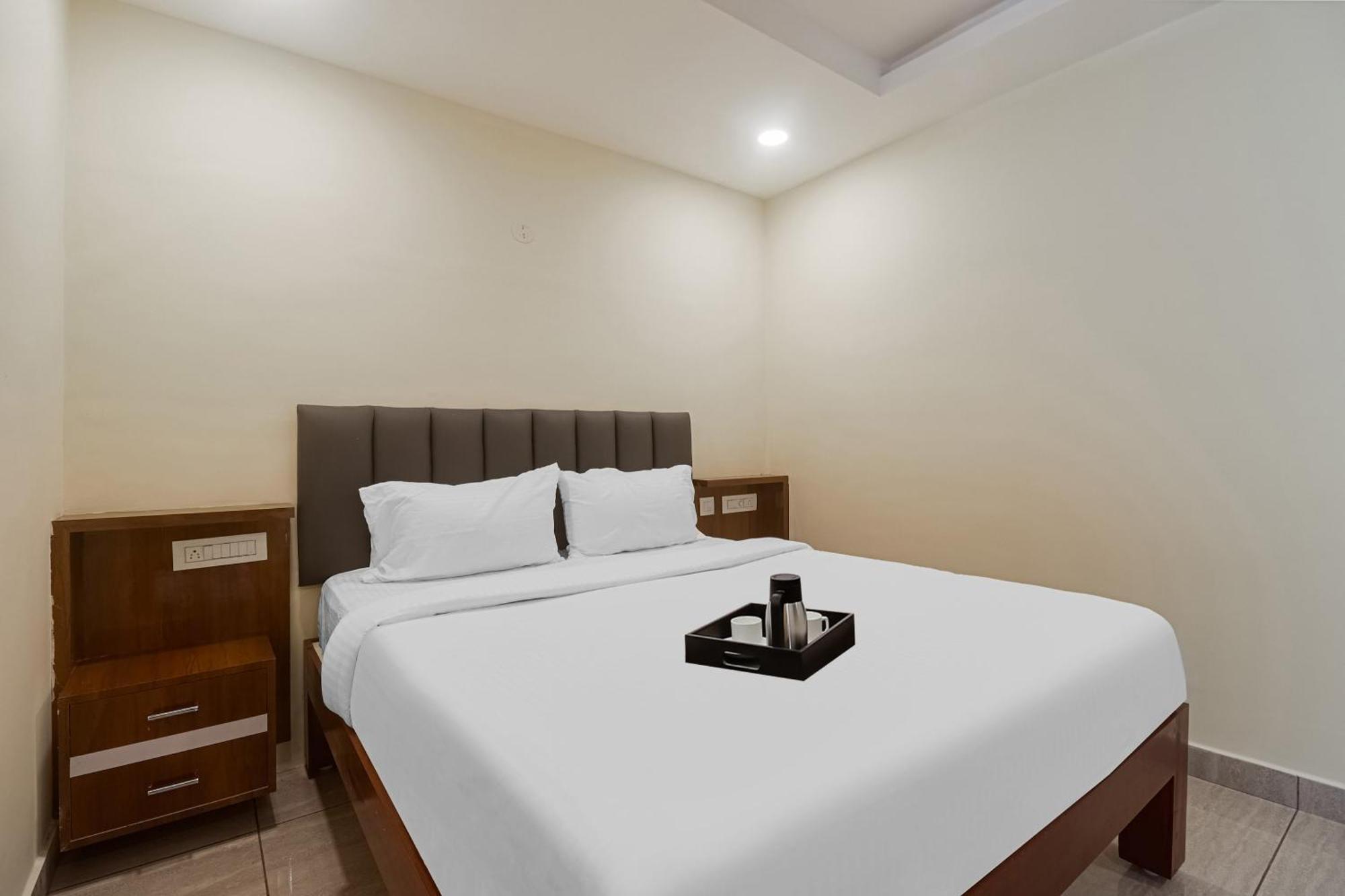 Townhouse Dj Grand Hotel Tirupati Luaran gambar