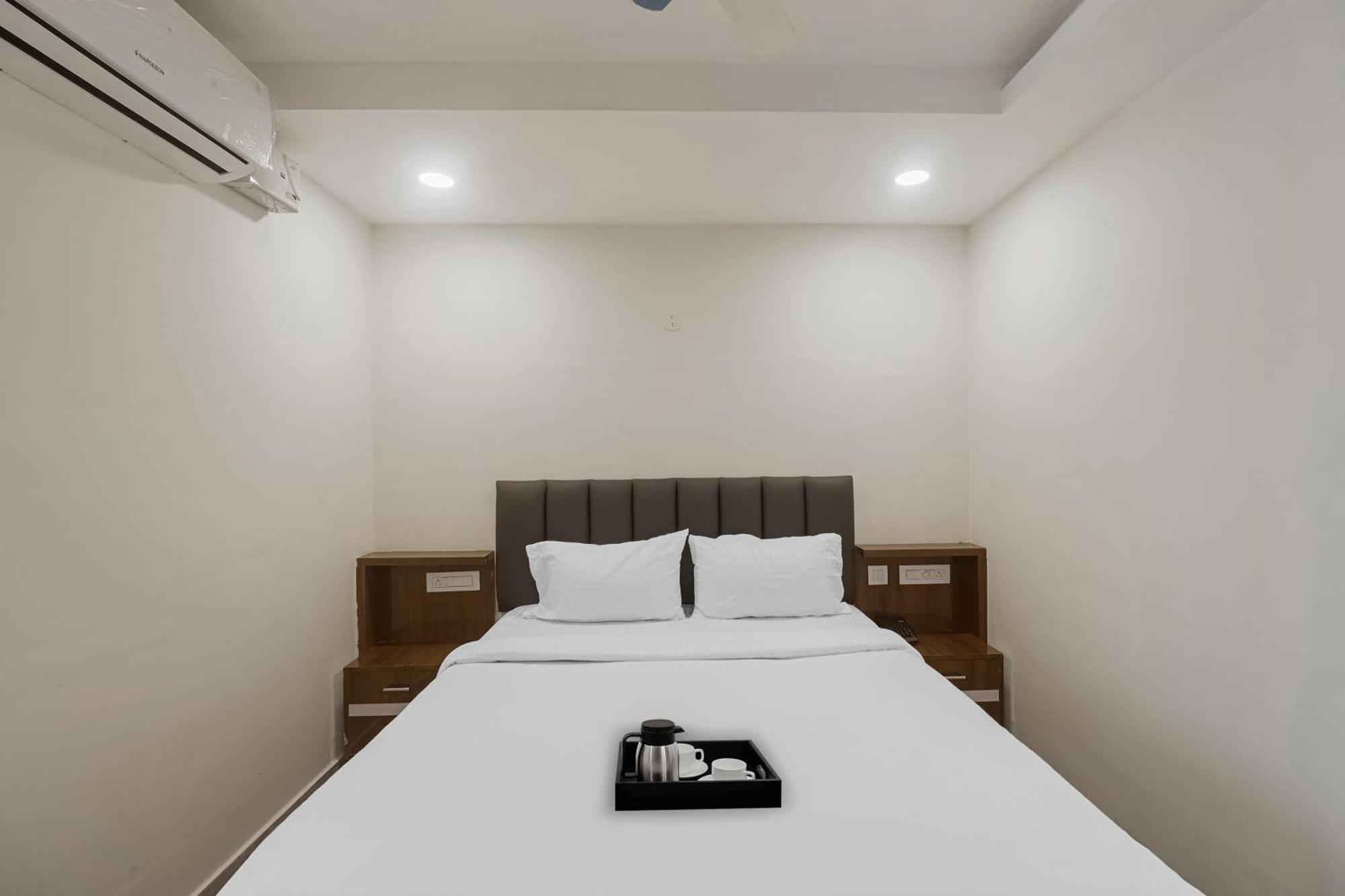 Townhouse Dj Grand Hotel Tirupati Luaran gambar