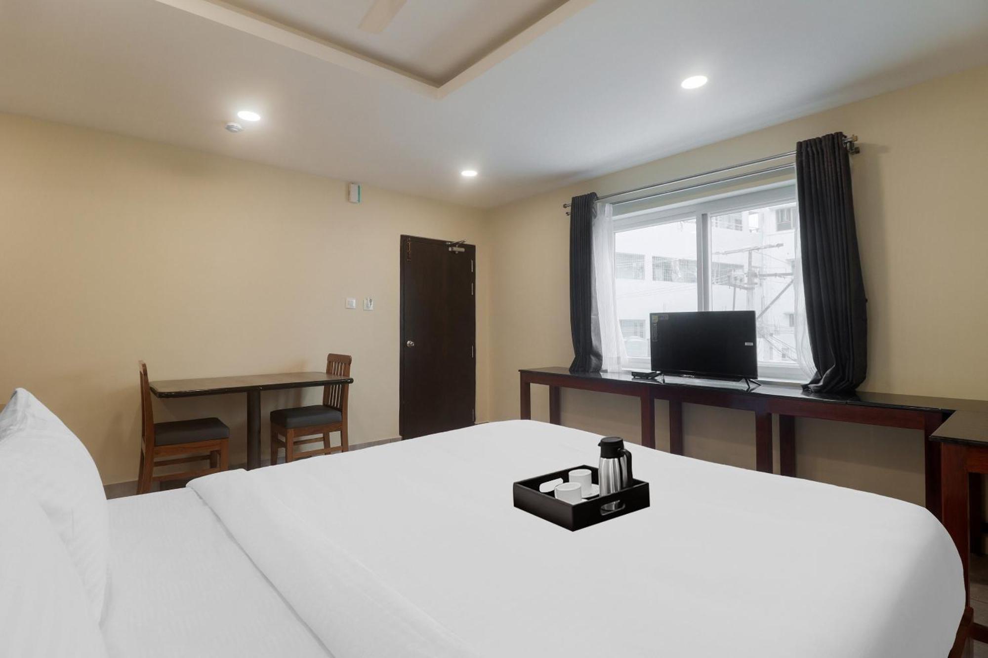 Townhouse Dj Grand Hotel Tirupati Luaran gambar